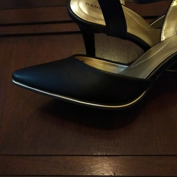 Heels - Picture 3 of 7